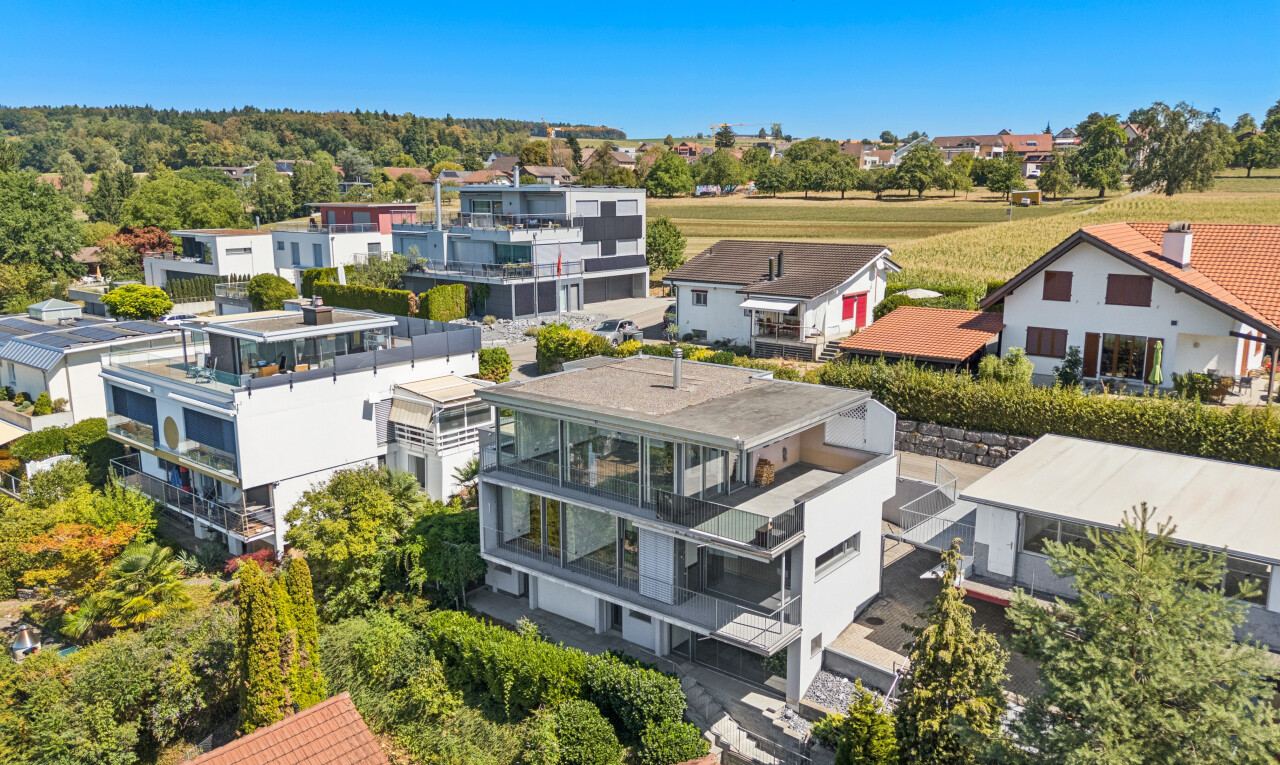 außenansicht mit day time und drone view
