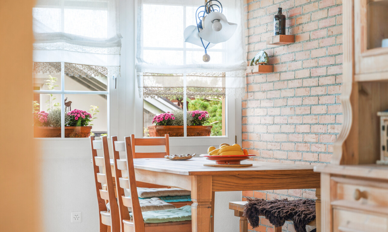 esszimmer mit natural light, natürliches licht, und inside property