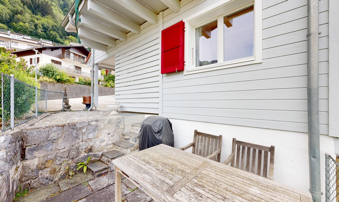 terrasse mit zaun, essbereich im freien, grill, terrasse, und from property