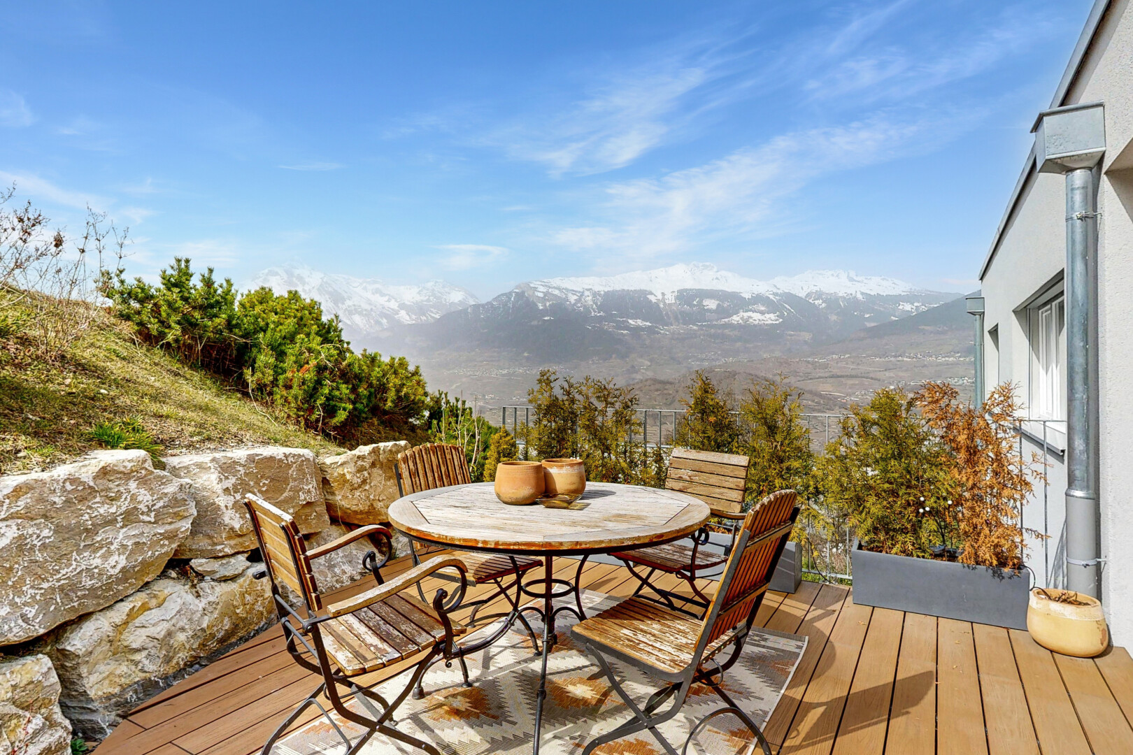 terrasse mit essbereich im freien, from property, deck, blick auf die berge, und mountain view