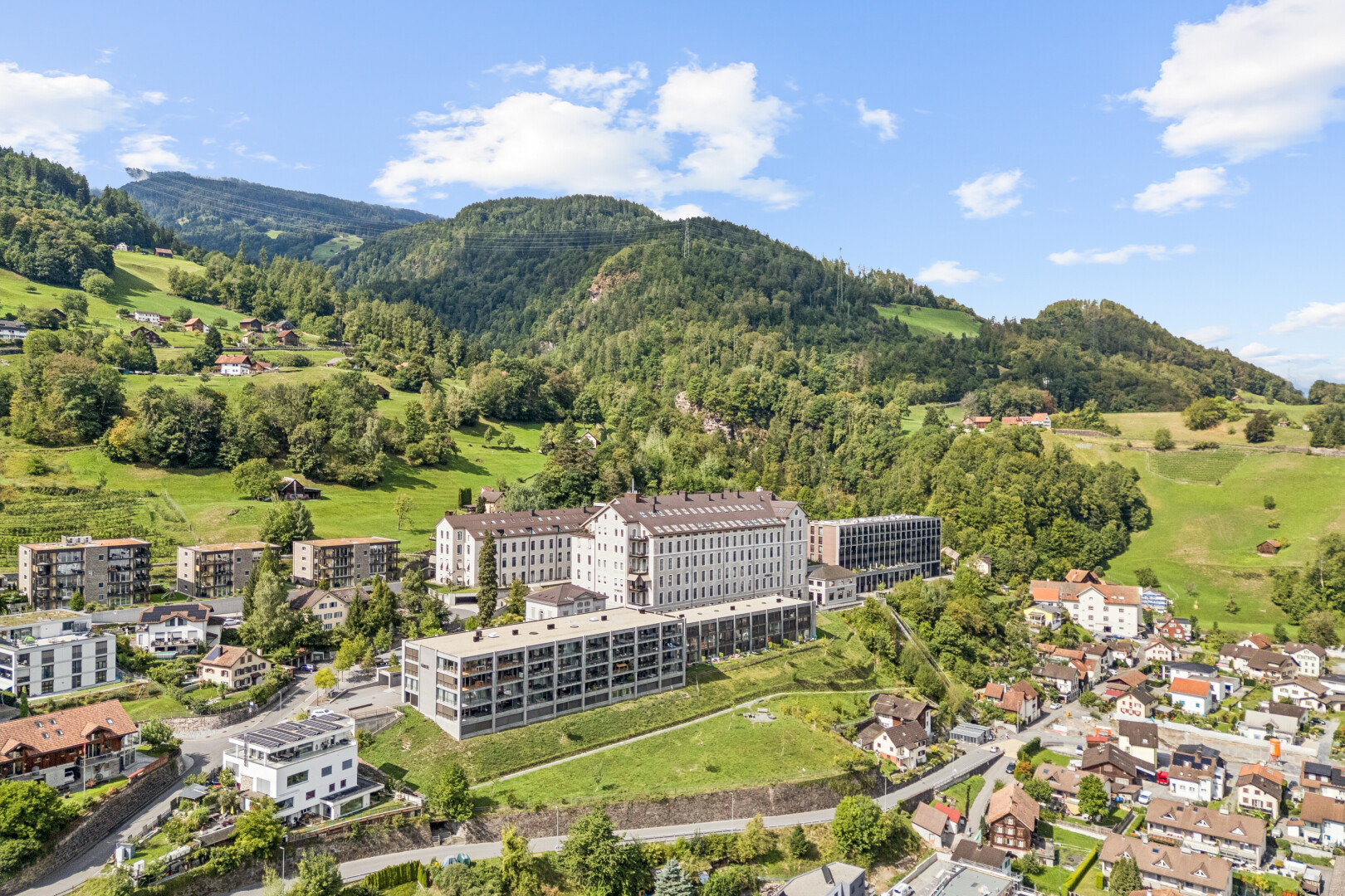 blick auf die berge mit mountain view, blick auf die berge, day time, und aerial view