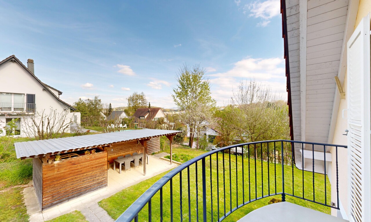 balcon avec residential view, vue résidentielle, from property, day time, et balcon