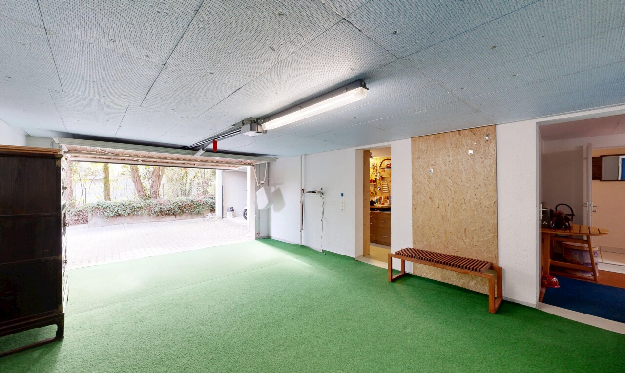 parking avec inside property