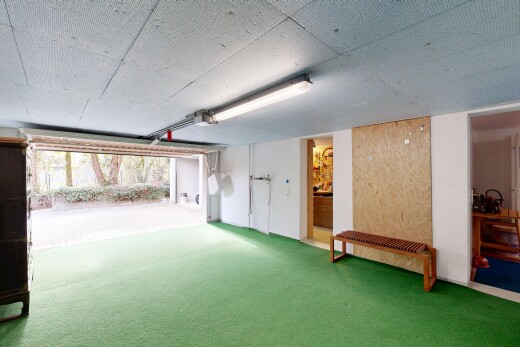 parking avec inside property