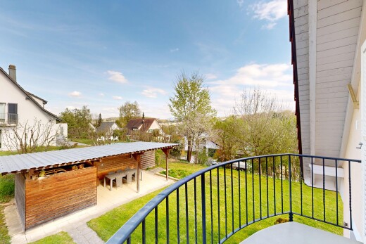 balcon avec residential view, vue résidentielle, from property, day time, et balcon
