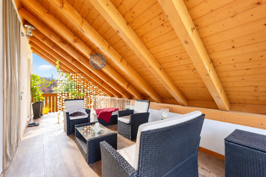 terrasse avec espace de vie extérieur et day time