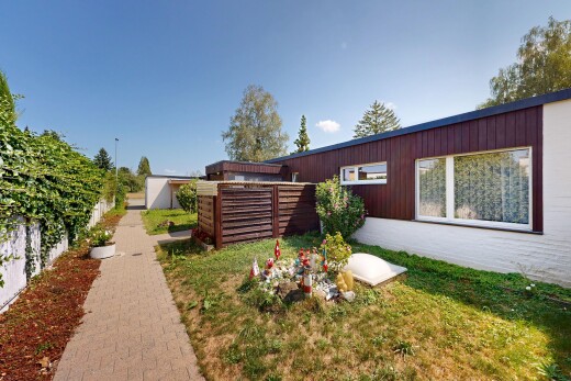 garten mit property visible und day time