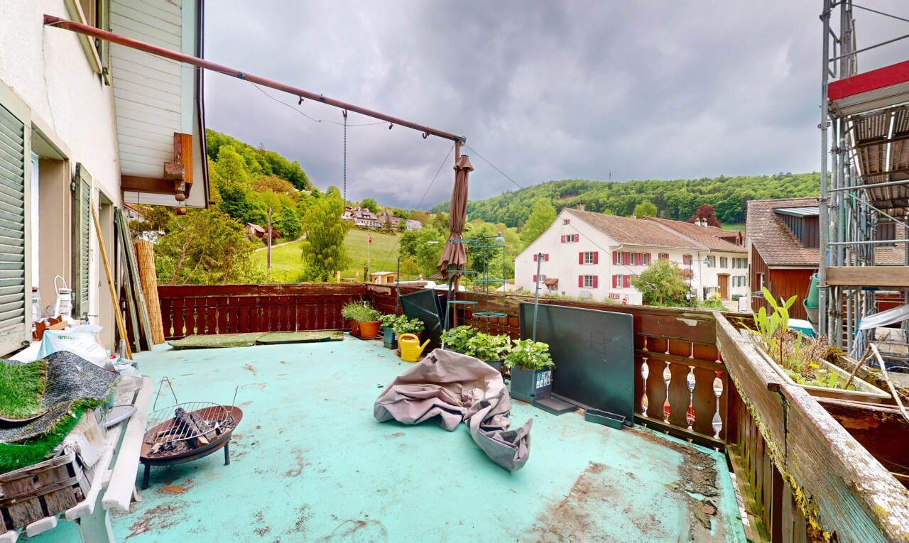 terrasse avec overcast, from property, et power lines view
