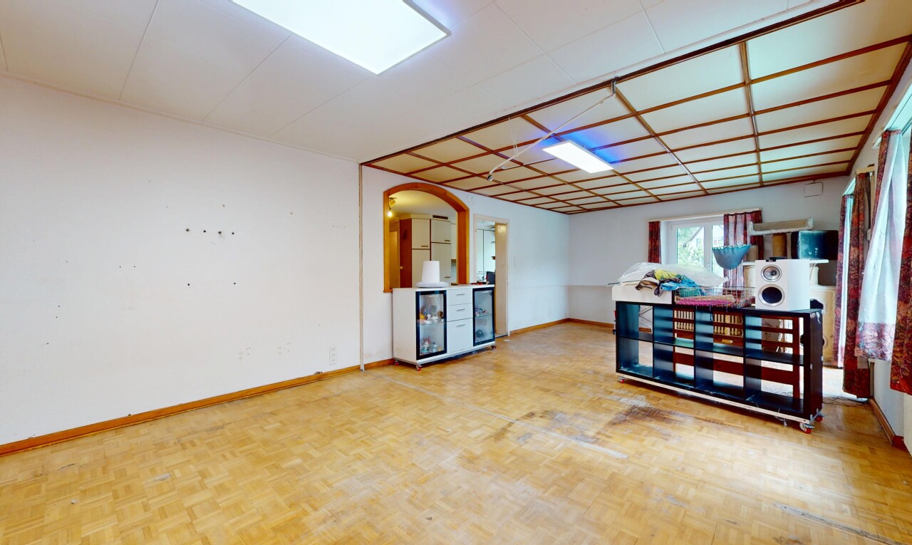 pièce vide avec cloison sèche, drywall, inside property, lumière naturelle, et natural light