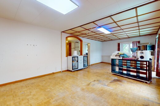 pièce vide avec cloison sèche, drywall, inside property, lumière naturelle, et natural light