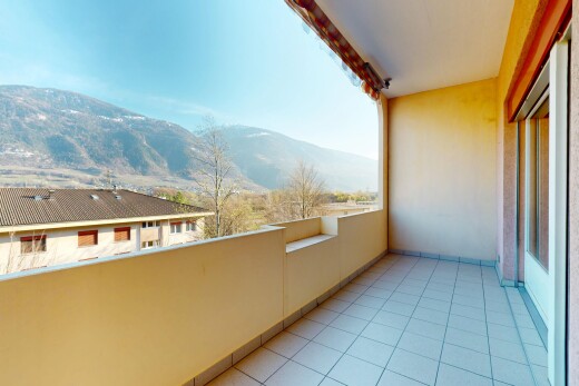 balcon avec vue sur la montagne et balcon