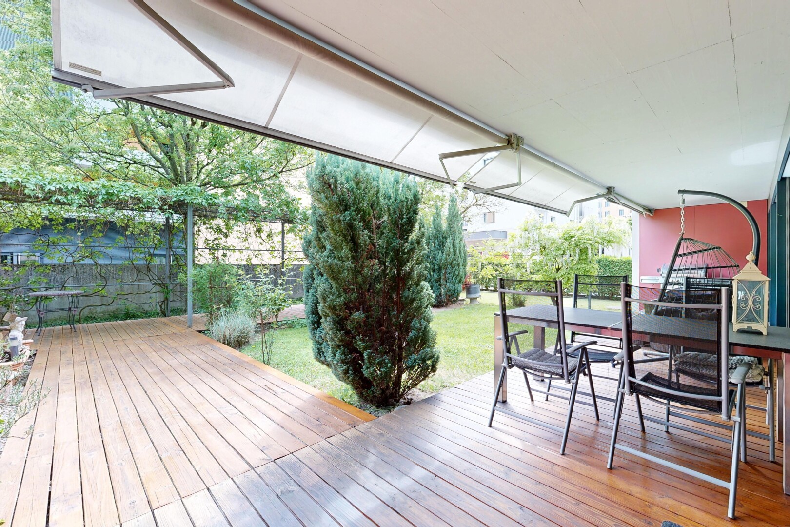 terrasse avec from property, terrasse, et pelouse