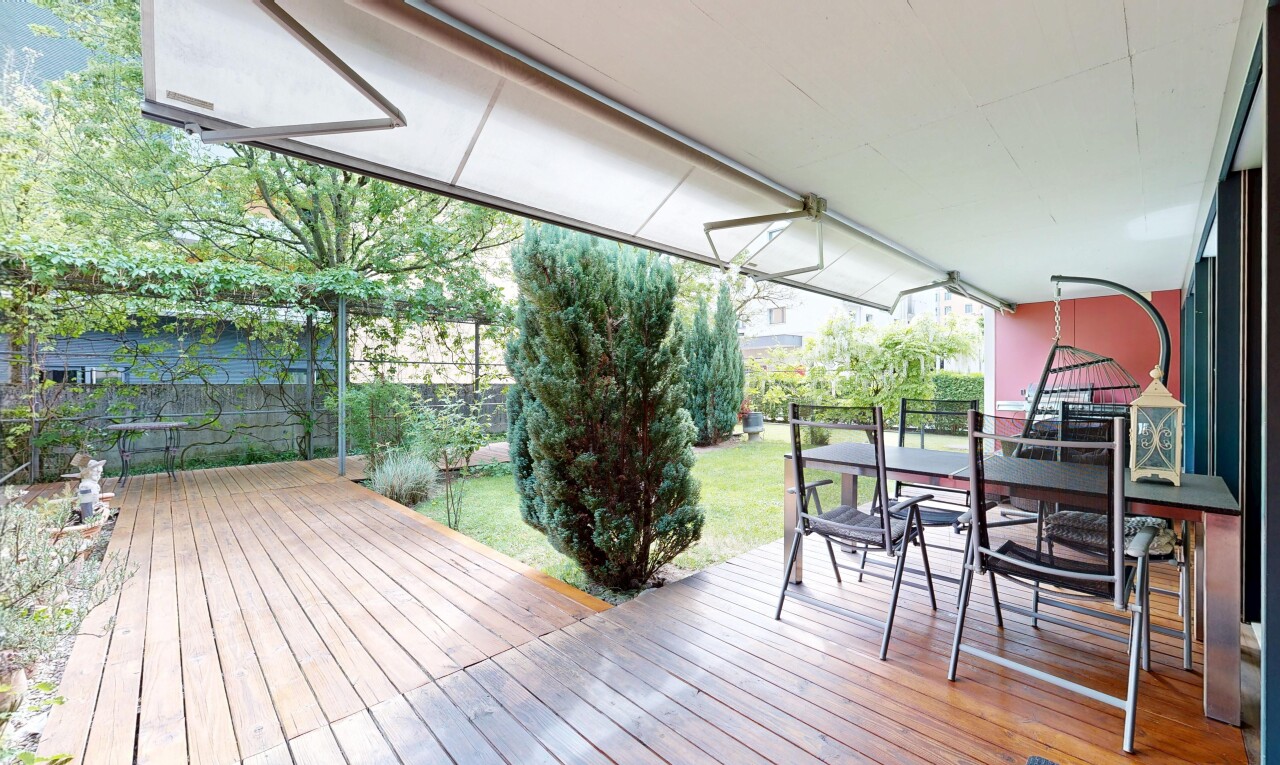 terrasse avec from property, terrasse, et pelouse