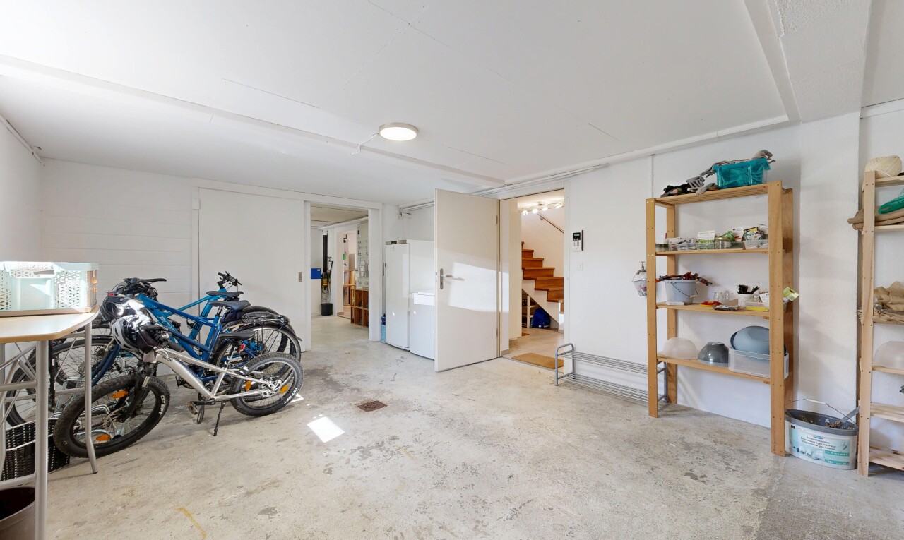 espace intérieur avec sous-sol