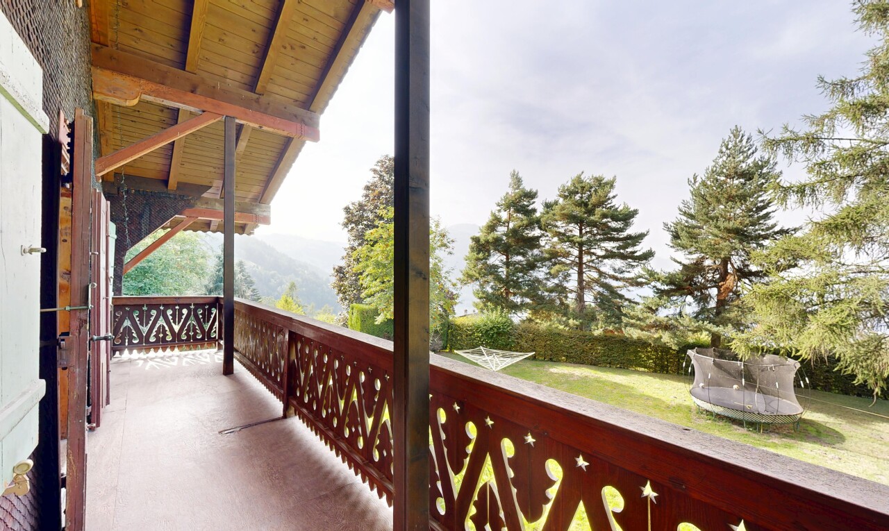balcon avec balcon et from property