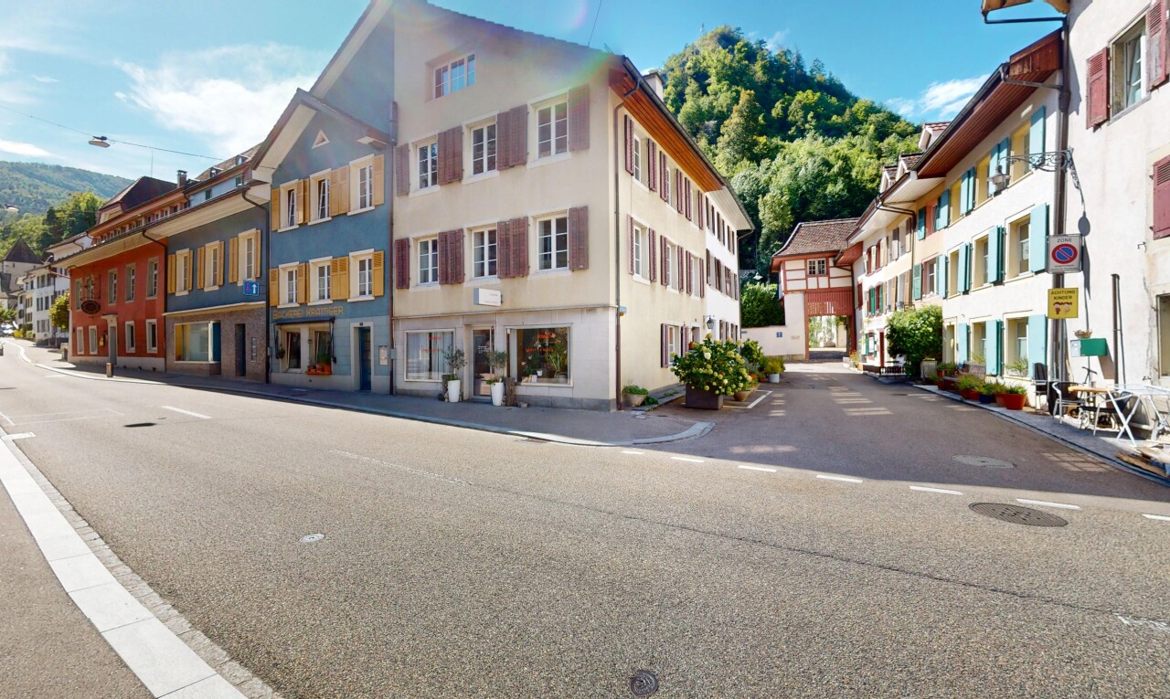extérieur du bâtiment avec day time et property visible
