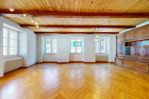 leerer raum mit inside property, natürliches licht, natural light, parquet floor, und kühler