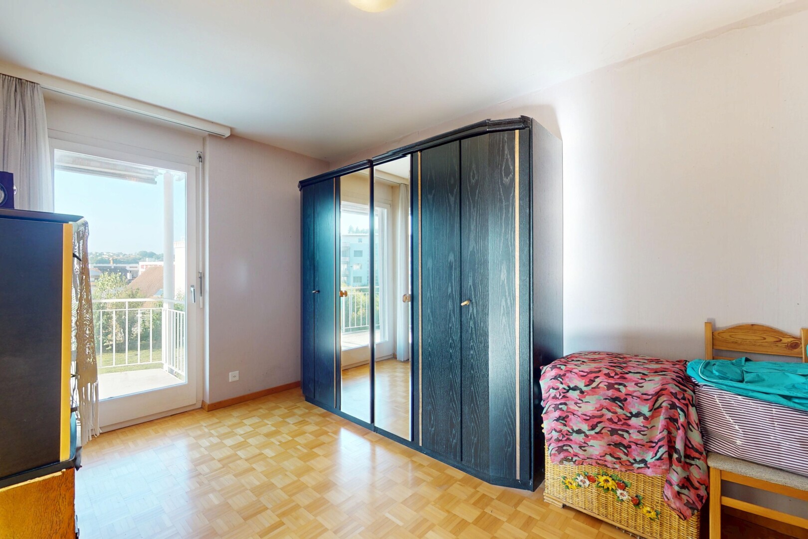 chambre avec lumière naturelle, natural light, inside property, cloison sèche, et drywall
