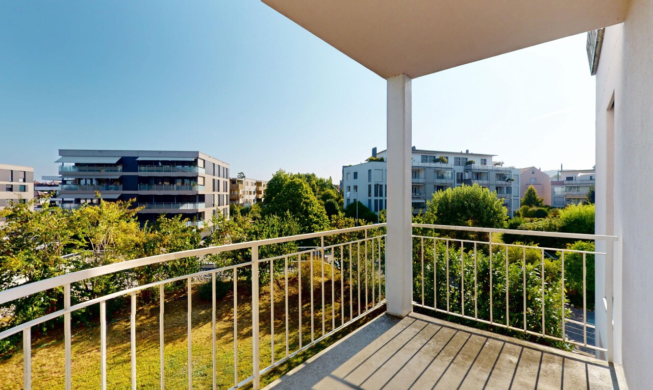 balcon avec balcon, from property, et day time