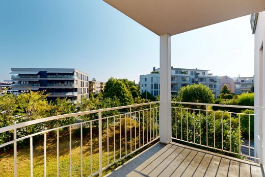 balkon mit balkon, from property, und day time