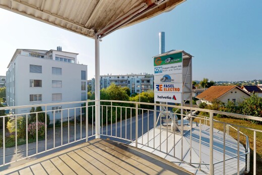 balkon mit from property und day time