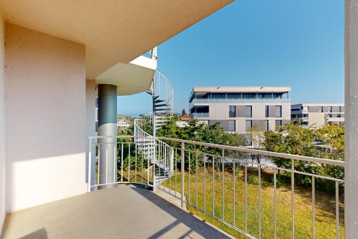 balcon avec day time, from property, et balcon