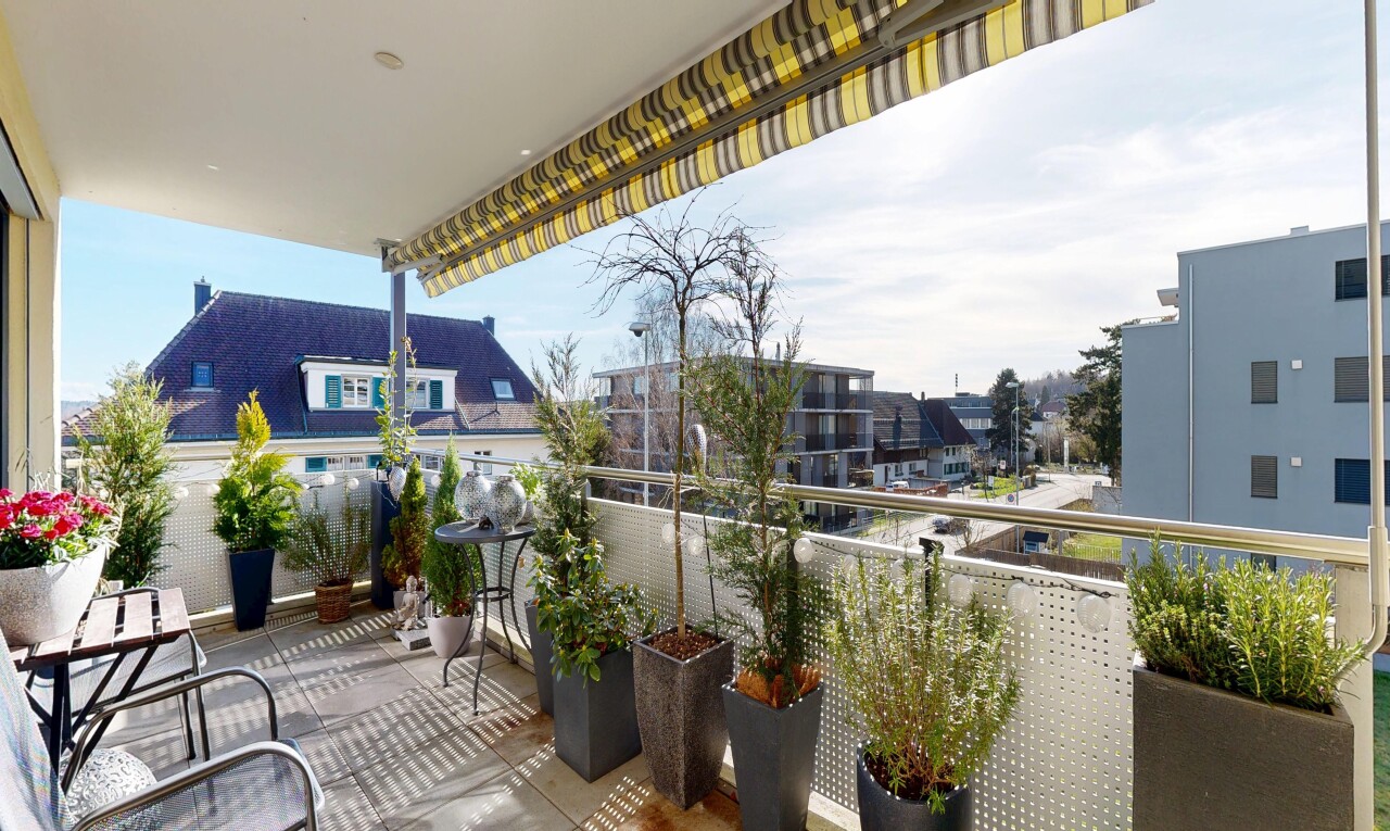 balkon mit from property, day time, und balkon