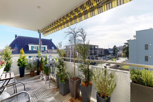 balkon mit from property, day time, und balkon