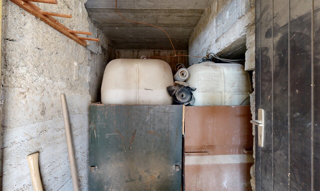 einzelheiten mit ceiling, wall / siding, und interior