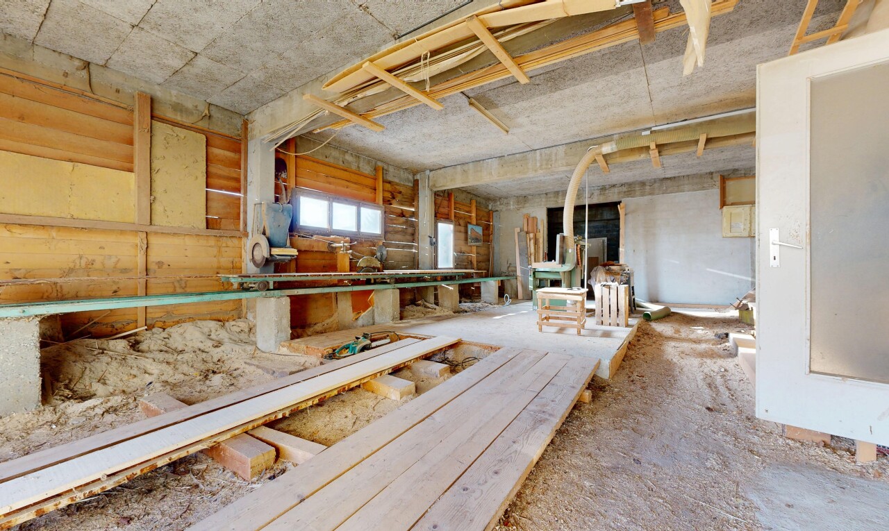 innenraum mit inside property, unfinished floor, natural light, und natürliches licht