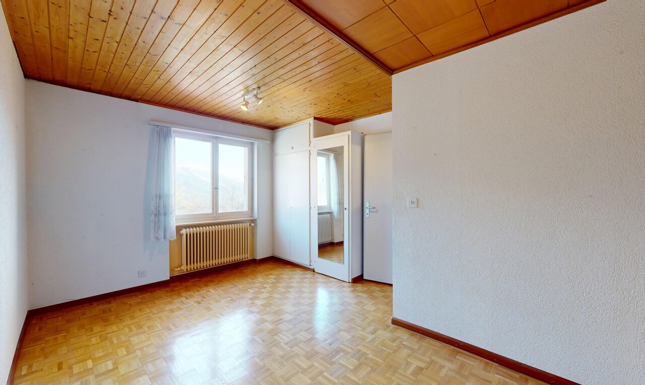 leerer raum mit wood ceiling, holzdecke, kühler, natural light, und natürliches licht