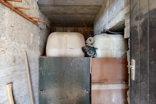 détails avec ceiling, wall / siding, et interior