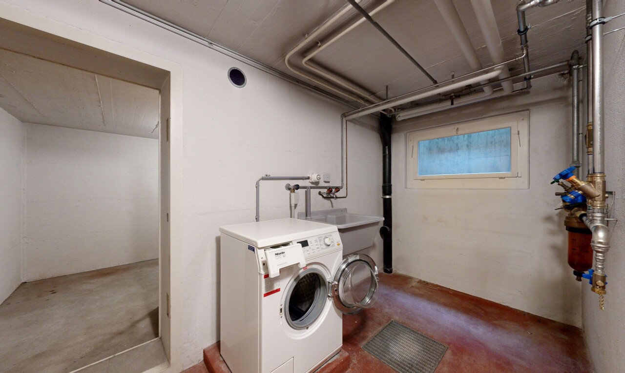 wäschekammer mit betonboden, concrete floor, gipskartonwand, drywall, und inside property