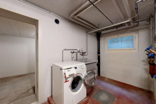 wäschekammer mit betonboden, concrete floor, gipskartonwand, drywall, und inside property
