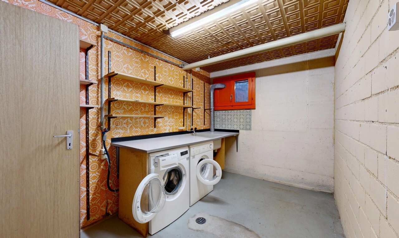 wäschekammer mit betonboden, concrete floor, wäscherei, decorative ceiling, und keller