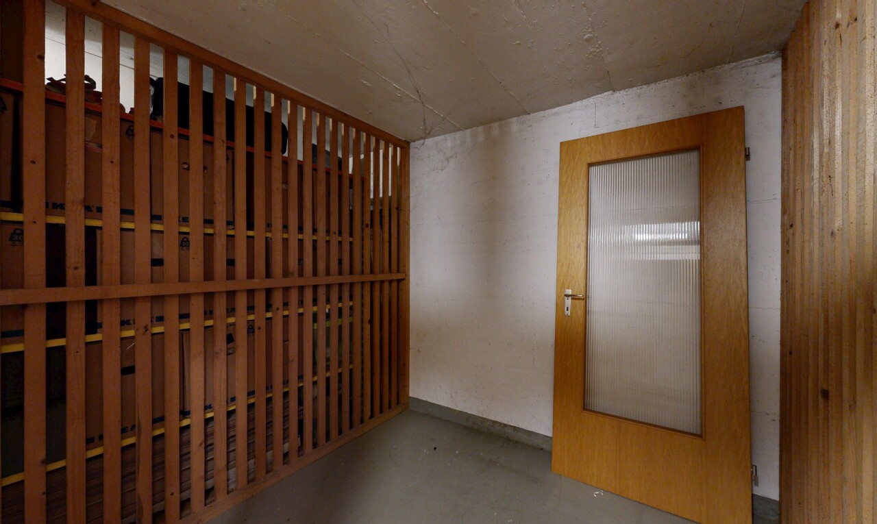 keller mit betonboden und concrete floor