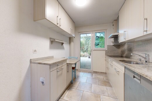 küche mit light floor, light countertops, küchenrückwand beim herd, küchenrückwand beim Herd, und waschbecken