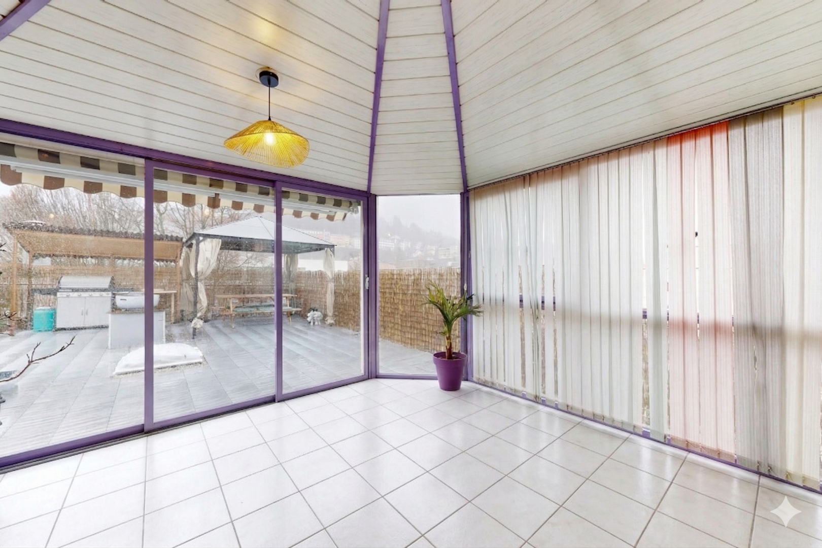 terrasse avec gril, kiosque, from property, et overcast