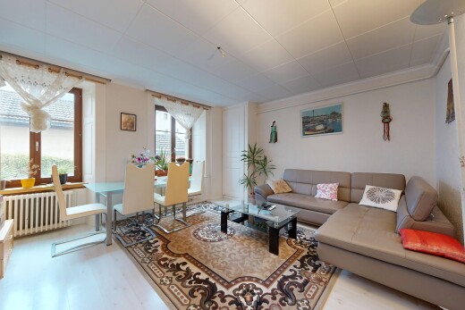 wohn- / esszimmer mit inside property, drywall, gipskartonwand, natural light, und natürliches licht