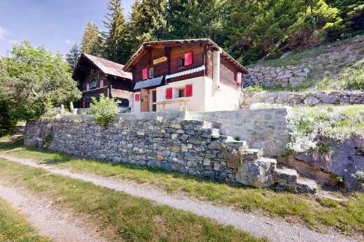 façade avec day time, property visible, et bardage en stuc