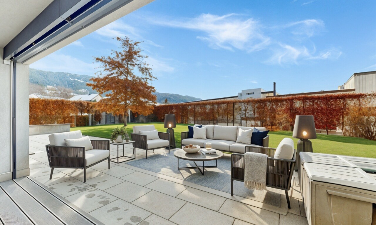 terrasse avec vue sur la montagne, mountain view, terrasse, clôture, et day time