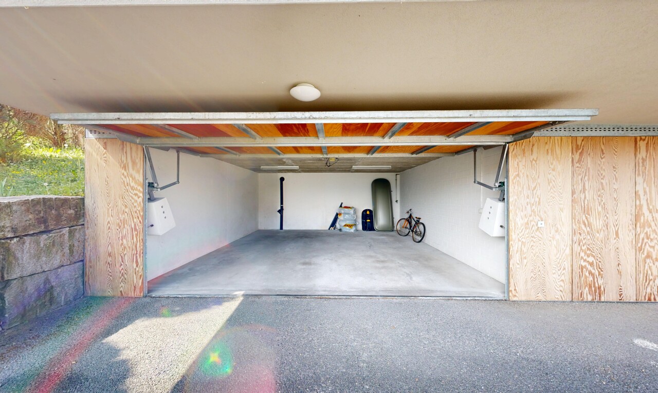 parking avec inside property
