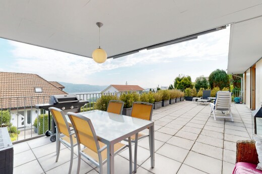 terrasse avec terrasse, coin repas extérieur, day time, et gril