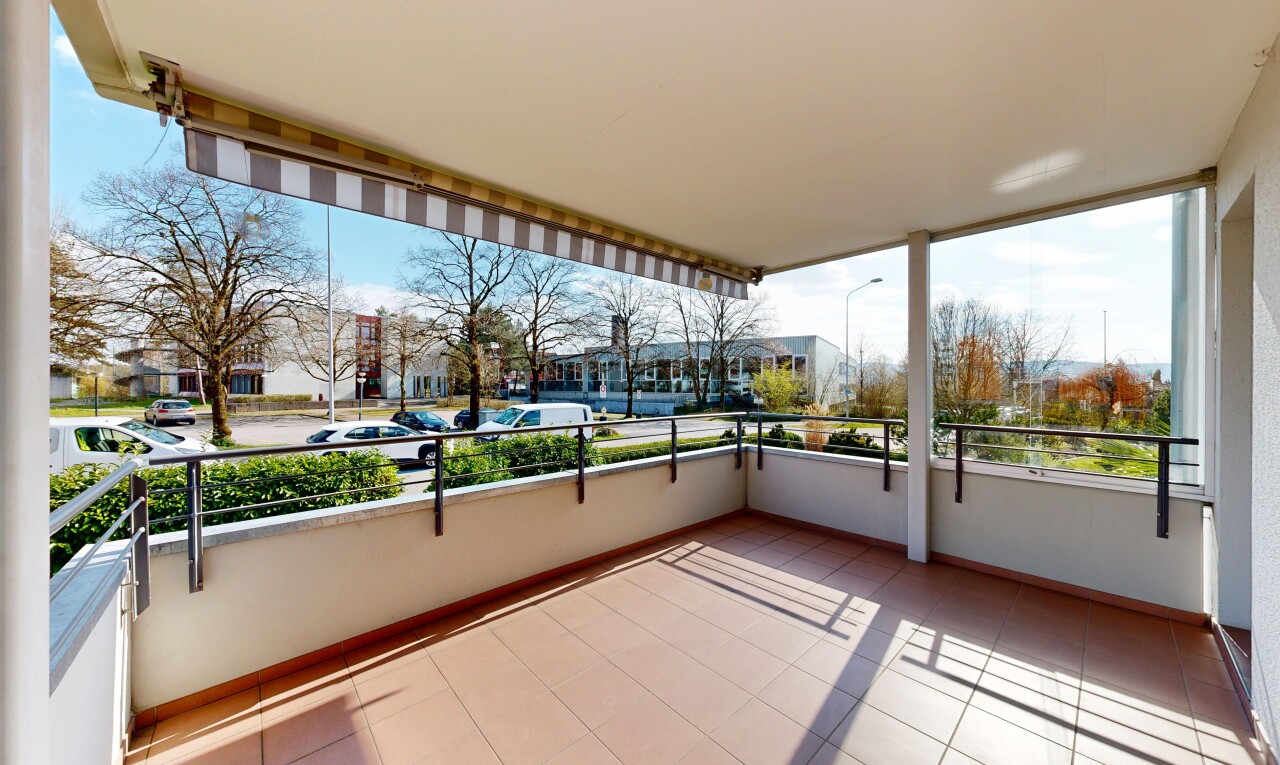 terrasse avec terrasse, day time, et from property