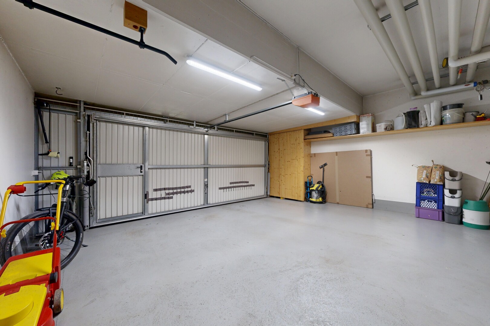 parking avec inside property
