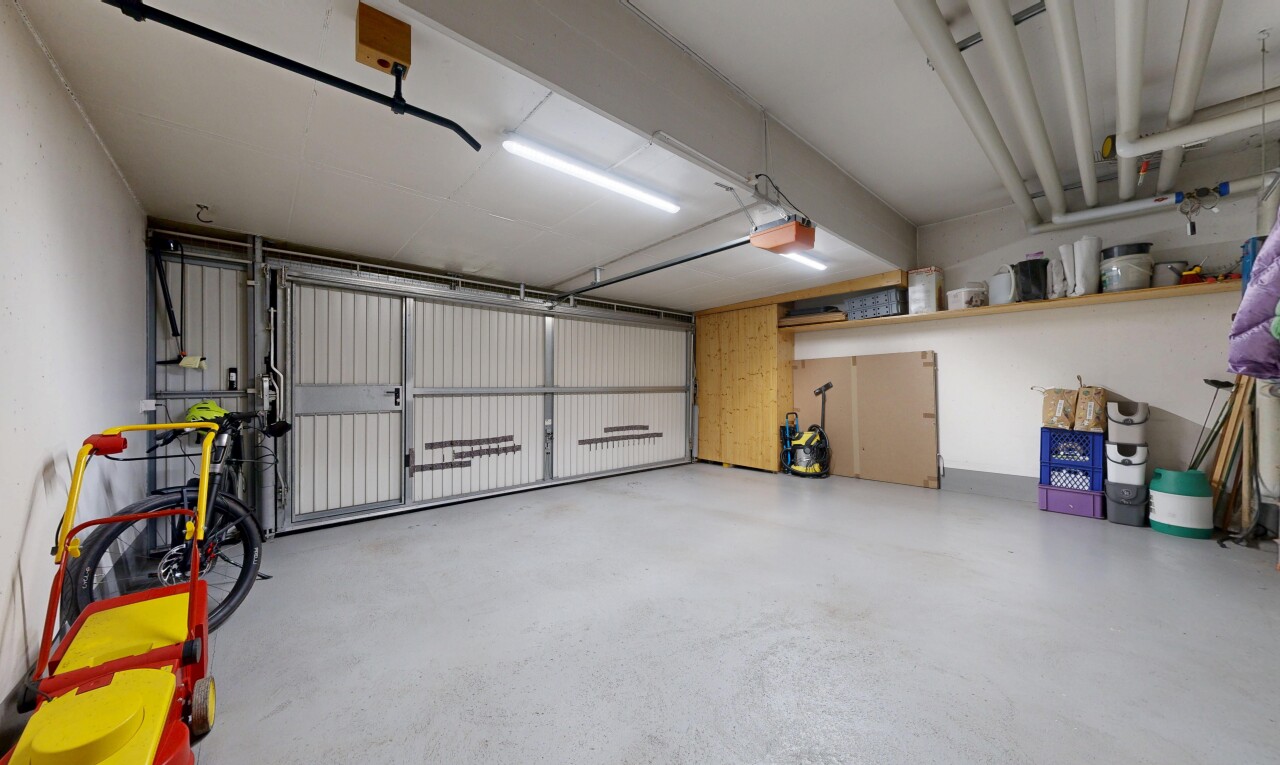 parking avec inside property