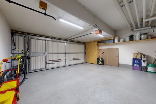 parking avec inside property