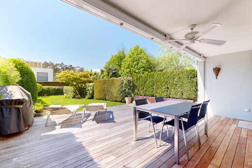 terrasse avec terrasse, coin repas extérieur, from property, ventilateur de plafond, et gril