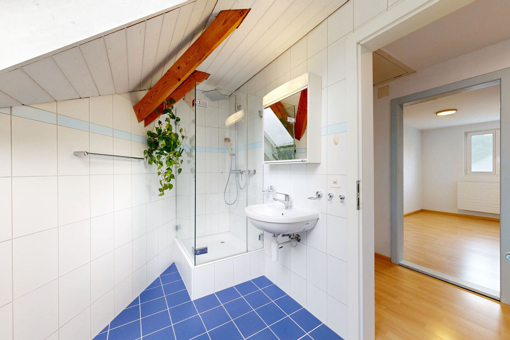 bad mit tile wall, fliesenwand, dusche, spiegel, und komplettes badezimmer