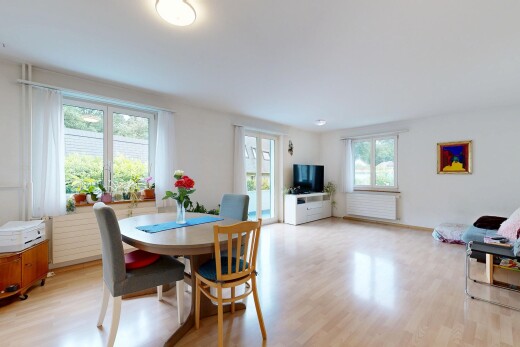 esszimmer mit holzfußboden, wood finish floor, gipskartonwand, drywall, und inside property